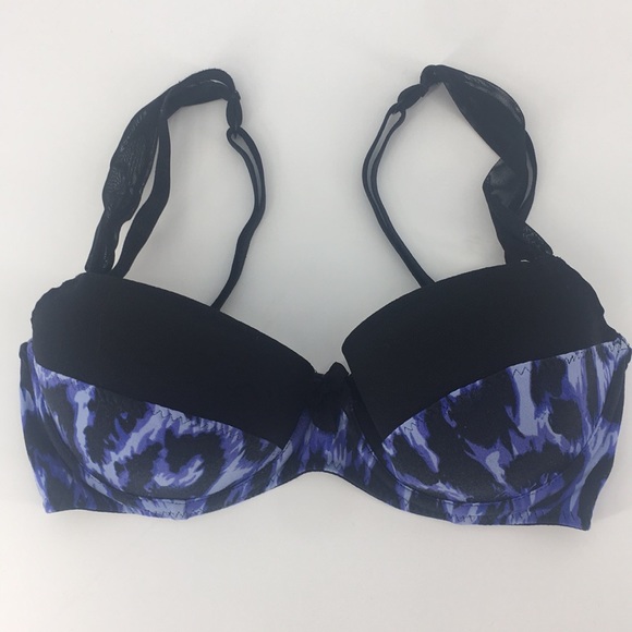 Betsey Johnson - Picture 2 of 6